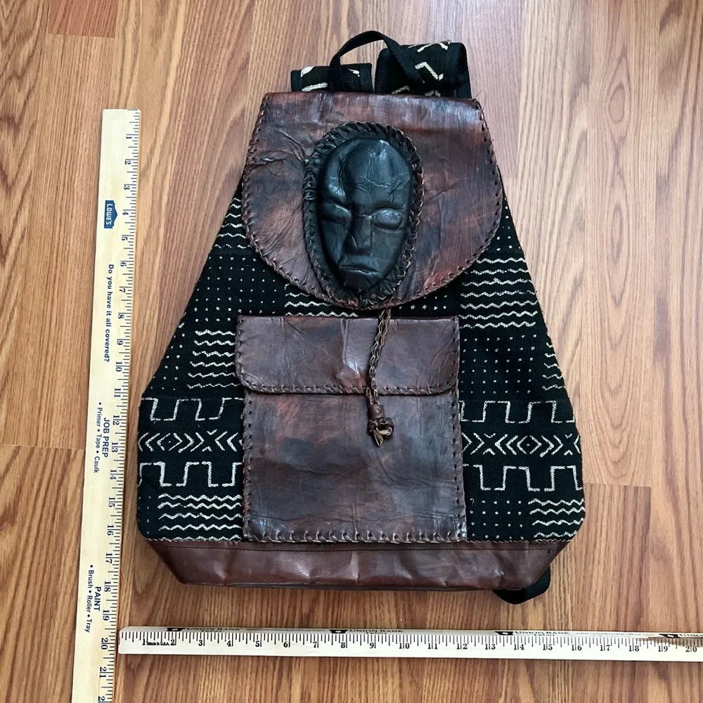 Backpack - Picture 2 of 7